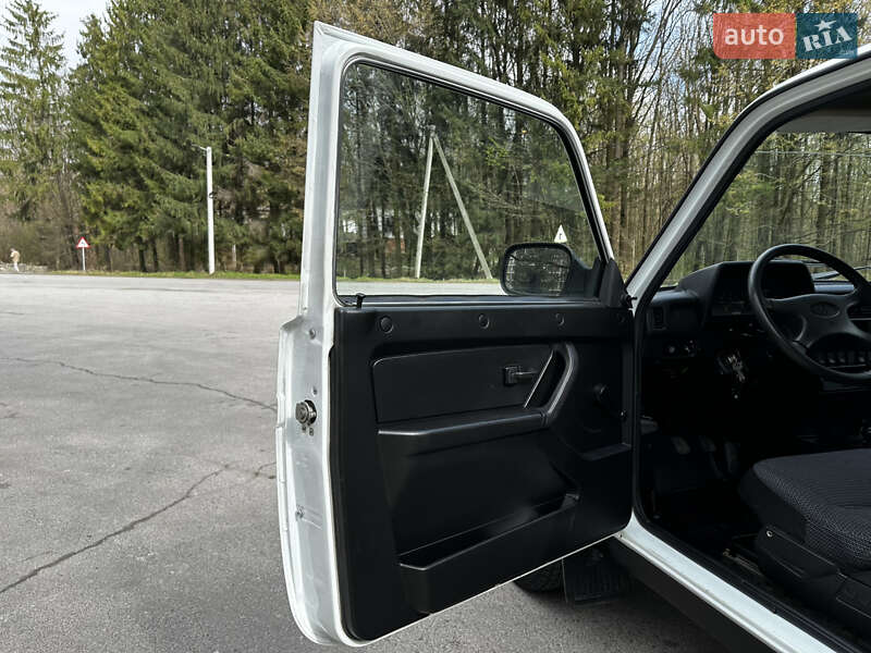 Внедорожник / Кроссовер ВАЗ / Lada 21214 / 4x4 2014 в Хмельнике