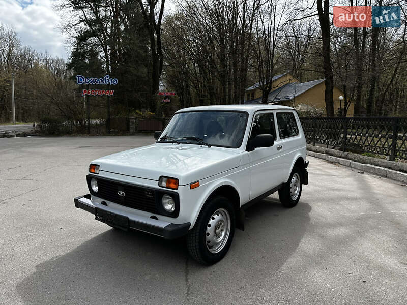 Внедорожник / Кроссовер ВАЗ / Lada 21214 / 4x4 2014 в Хмельнике