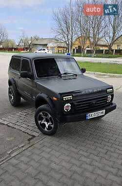 Внедорожник / Кроссовер ВАЗ 21214 / 4x4 2016 в Чемеровцах