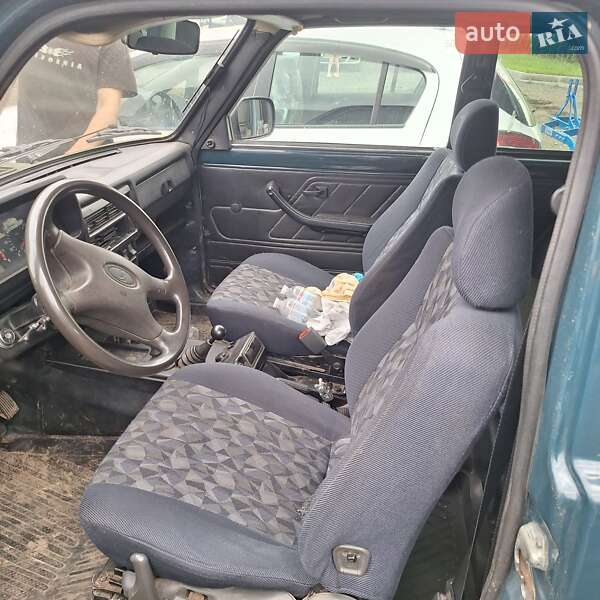 Внедорожник / Кроссовер ВАЗ / Lada 21214 / 4x4 2010 в Киеве