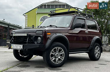Внедорожник / Кроссовер ВАЗ 21214 / 4x4 2011 в Умани