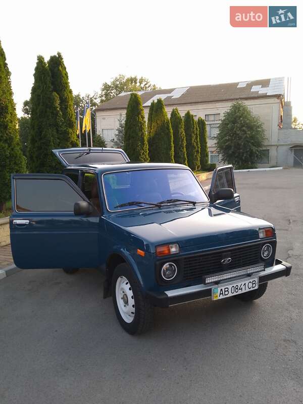 Внедорожник / Кроссовер ВАЗ / Lada 21214 / 4x4 2011 в Тростянце