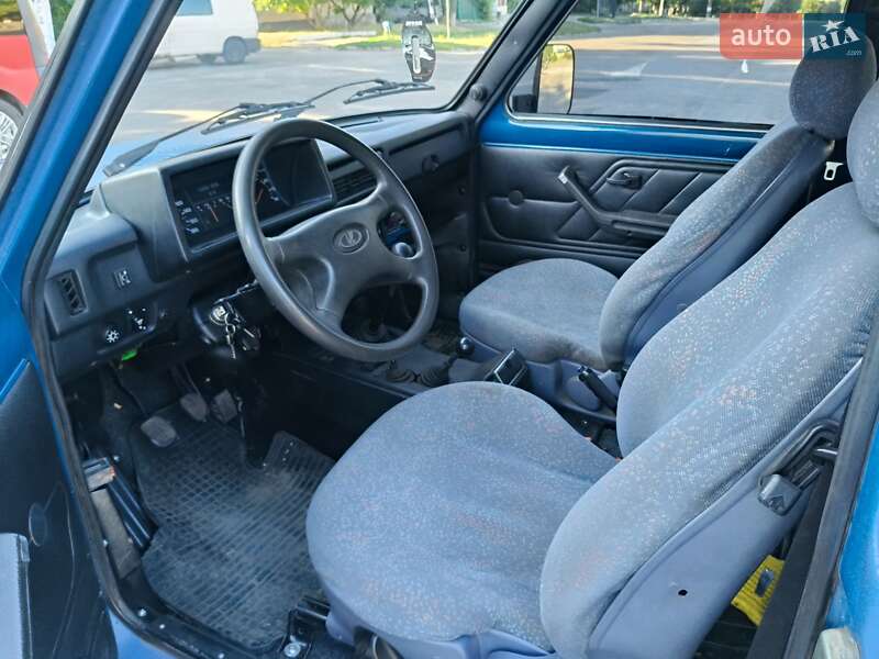 Внедорожник / Кроссовер ВАЗ / Lada 21214 / 4x4 2005 в Харькове