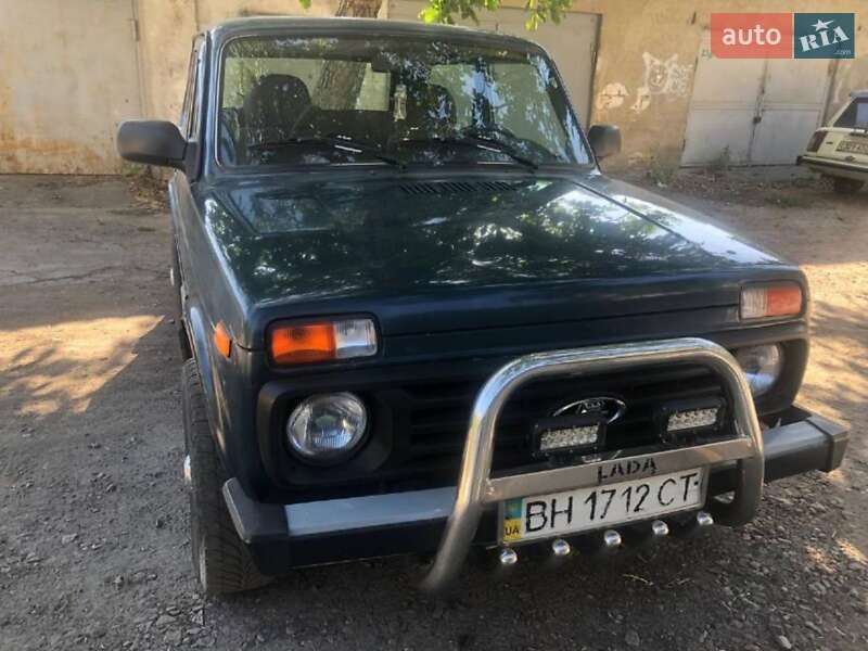 Внедорожник / Кроссовер ВАЗ / Lada 21214 / 4x4 2010 в Одессе