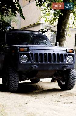 Внедорожник / Кроссовер ВАЗ 21214 / 4x4 1995 в 