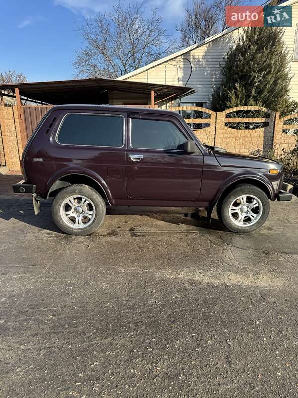 Позашляховик / Кросовер ВАЗ / Lada 21214 / 4x4 2010 в Краматорську