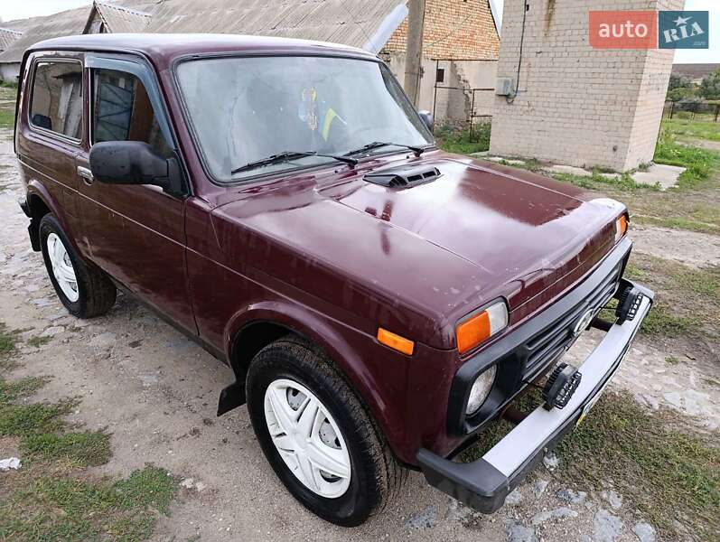 Внедорожник / Кроссовер ВАЗ / Lada 21214 / 4x4 2011 в Вольнянске