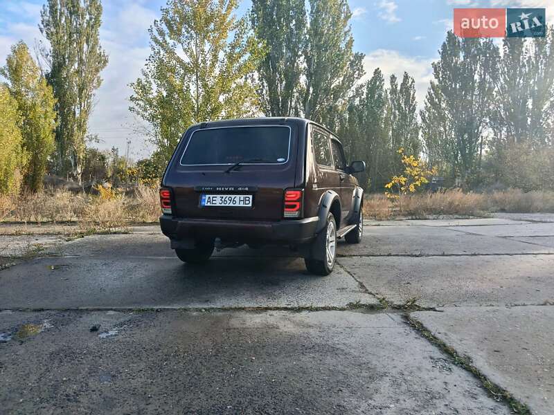 Позашляховик / Кросовер ВАЗ / Lada 21214 / 4x4 2005 в Нікополі