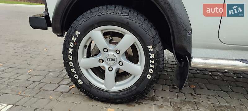 Позашляховик / Кросовер ВАЗ / Lada 21214 / 4x4 2011 в Харкові