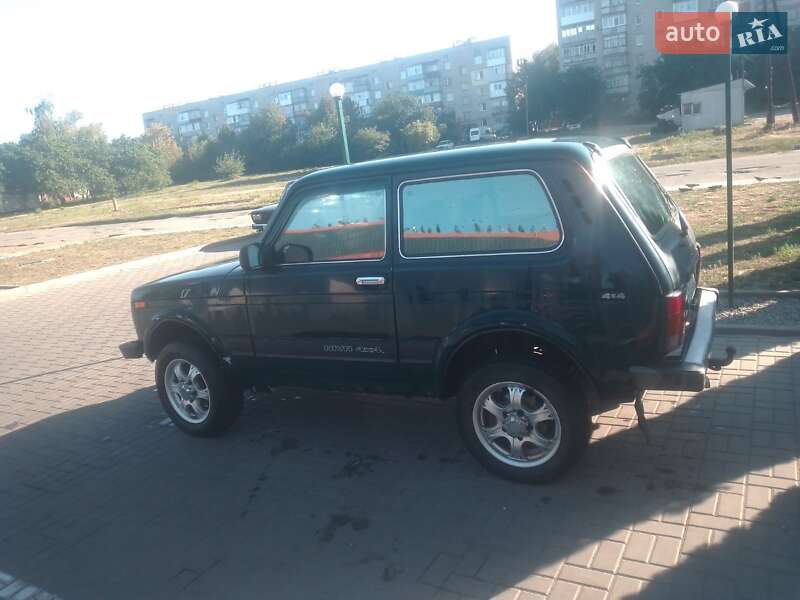 Позашляховик / Кросовер ВАЗ / Lada 21214 / 4x4 2010 в Лозовій