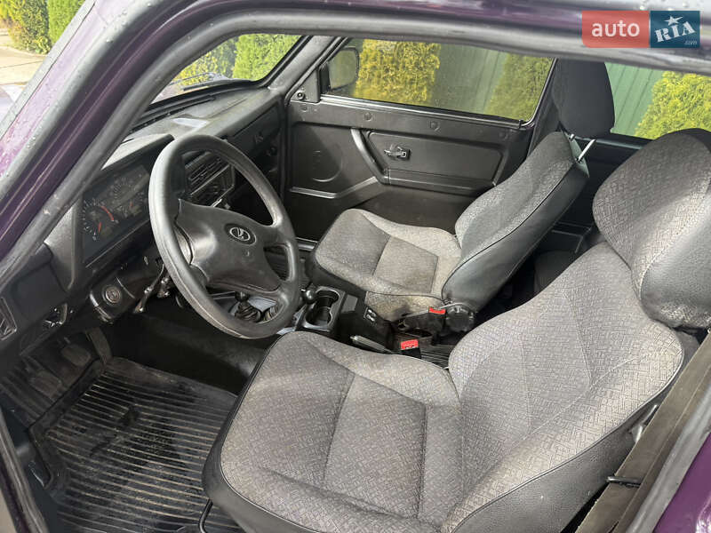 Внедорожник / Кроссовер ВАЗ / Lada 21214 / 4x4 2017 в Тячеве