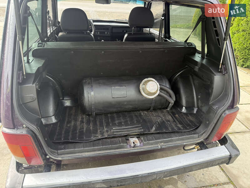 Внедорожник / Кроссовер ВАЗ / Lada 21214 / 4x4 2017 в Тячеве