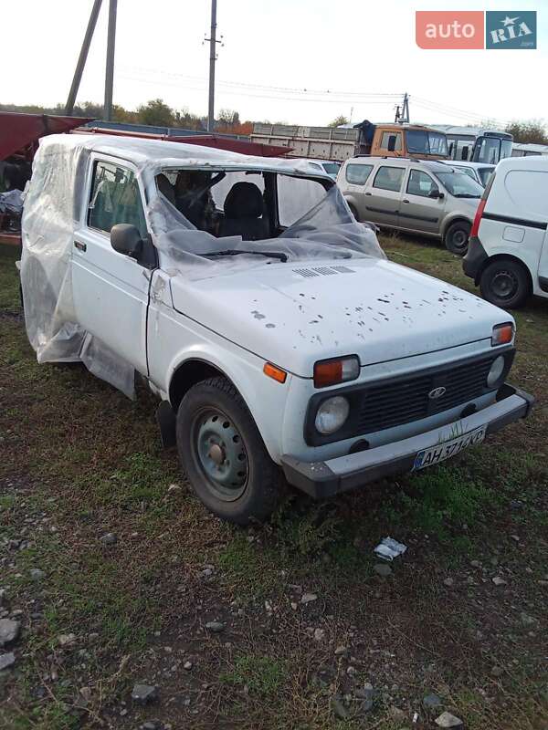 Позашляховик / Кросовер ВАЗ / Lada 21214 / 4x4 2015 в Дніпрі