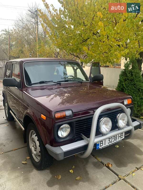 Позашляховик / Кросовер ВАЗ / Lada 21214 / 4x4 2013 в Лохвиці