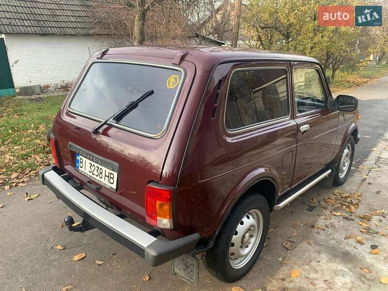Позашляховик / Кросовер ВАЗ / Lada 21214 / 4x4 2013 в Лохвиці