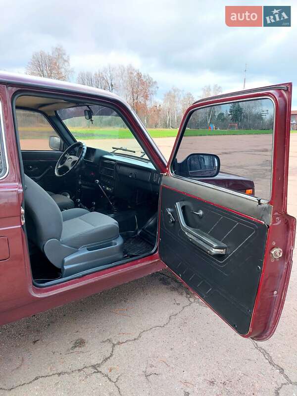 Позашляховик / Кросовер ВАЗ / Lada 21214 / 4x4 2006 в Тростянці