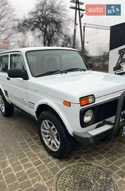 Позашляховик / Кросовер ВАЗ 21214 / 4x4 2015 в Моршині