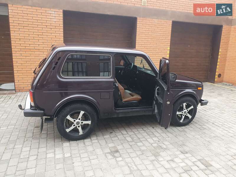 Позашляховик / Кросовер ВАЗ / Lada 21214 / 4x4 2015 в Черкасах