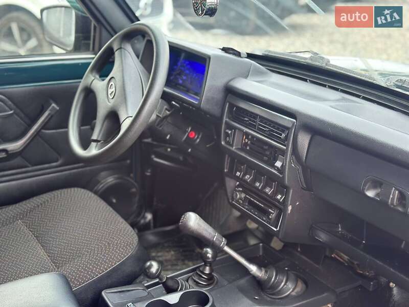 Позашляховик / Кросовер ВАЗ / Lada 21214 / 4x4 2005 в Харкові