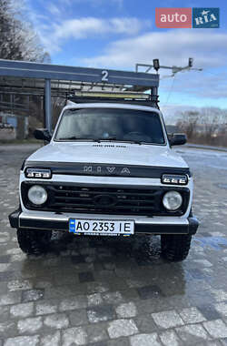 Позашляховик / Кросовер ВАЗ 21214 / 4x4 2011 в Нересниці