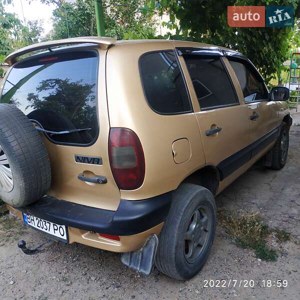 Позашляховик / Кросовер ВАЗ / Lada 2123 Niva 2004 в Білгороді-Дністровському