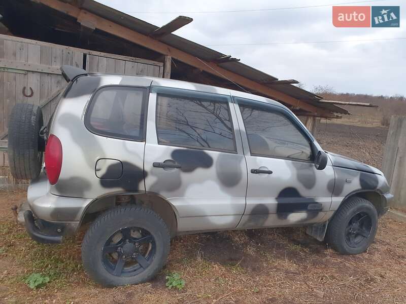 Позашляховик / Кросовер ВАЗ / Lada 2123 Niva 2004 в Одесі