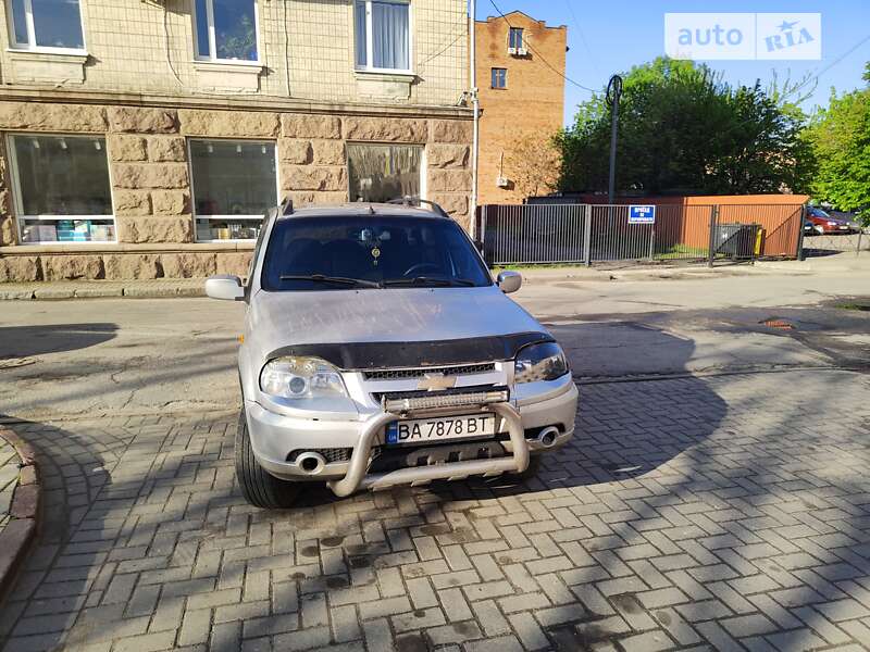 Позашляховик / Кросовер ВАЗ / Lada 2123 Niva 2010 в Кропивницькому