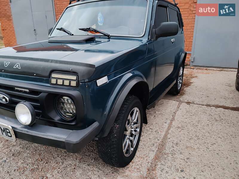 Внедорожник / Кроссовер ВАЗ / Lada 2123 Niva 2012 в Змиеве