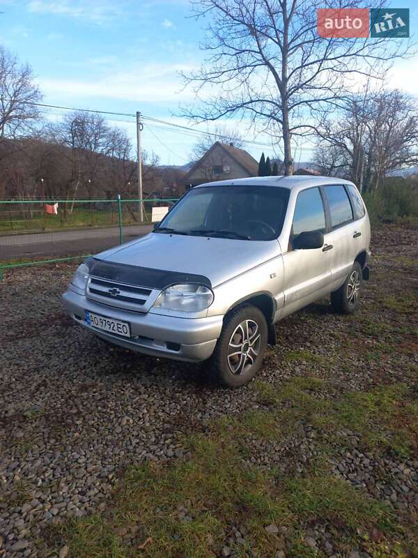 Позашляховик / Кросовер ВАЗ / Lada 2123 Niva 2006 в Тячеві фото 3 Позашляховик / Кросовер ВАЗ / Lada 2123 Niva 2006 в Тячеві
