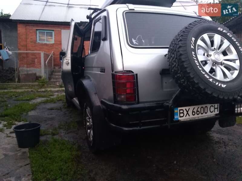 Универсал ВАЗ / Lada 2131 Нива 2009 в Хмельницком