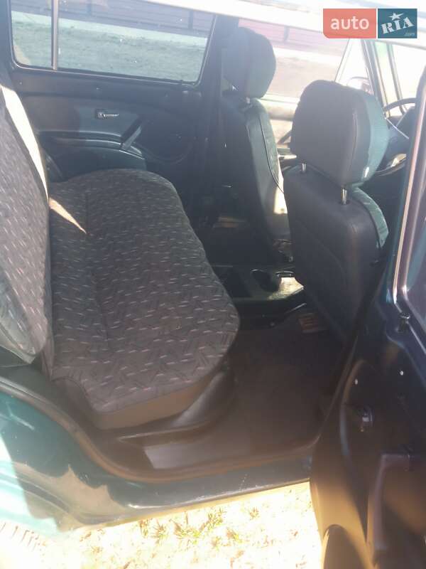 Внедорожник / Кроссовер ВАЗ / Lada 2131 Нива 1998 в Камне-Каширском