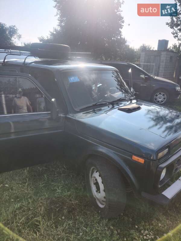Внедорожник / Кроссовер ВАЗ / Lada 2131 Нива 1998 в Градижске