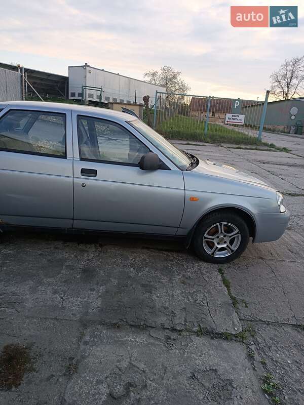 Седан ВАЗ / Lada 2170 Priora 2007 в Ужгороде фото 7 Седан ВАЗ / Lada 2170 Priora 2007 в Ужгороде