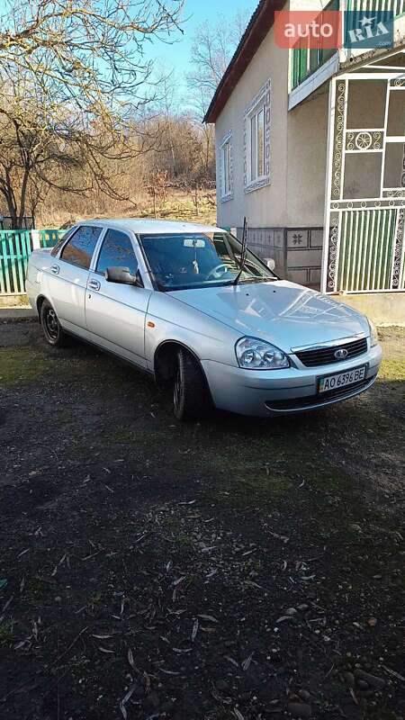 Седан ВАЗ / Lada 2170 Priora 2011 в Хусті