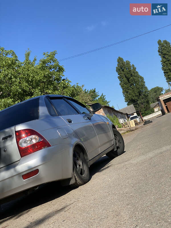 Седан ВАЗ / Lada 2170 Priora 2011 в Чернигове