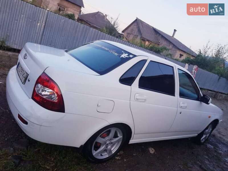 Седан ВАЗ / Lada 2170 Priora 2011 в Ужгороде