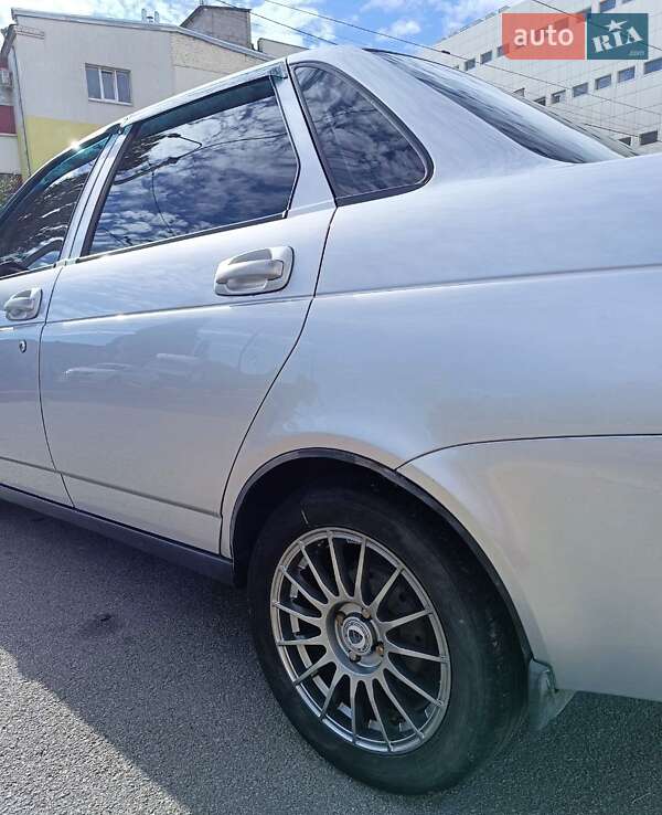 Седан ВАЗ / Lada 2170 Priora 2012 в Харькове