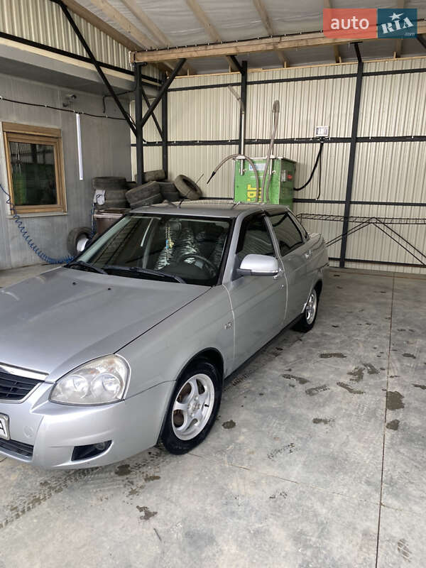 Седан ВАЗ / Lada 2170 Priora 2012 в Черновцах