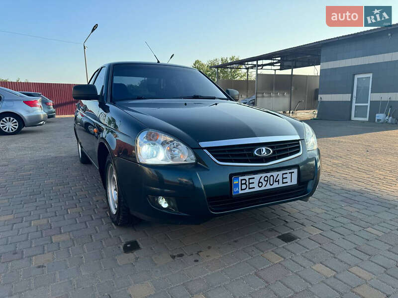 Седан ВАЗ / Lada 2170 Priora 2013 в Николаеве