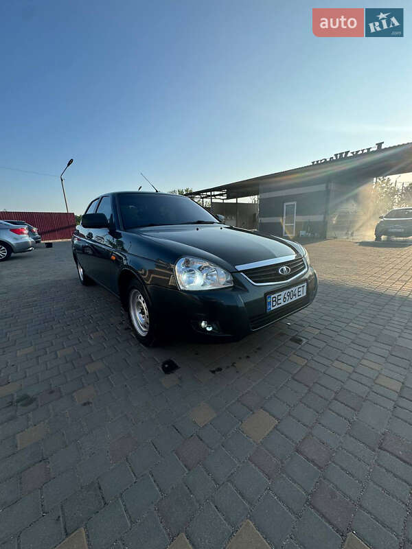 Седан ВАЗ / Lada 2170 Priora 2013 в Николаеве