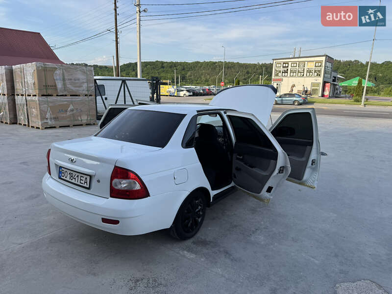 Седан ВАЗ / Lada 2170 Priora 2010 в Тернополе