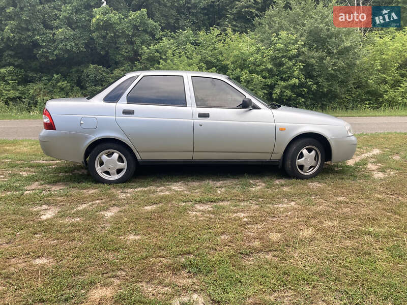 Седан ВАЗ / Lada 2170 Priora 2007 в Барышевке