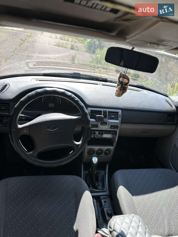 Седан ВАЗ / Lada 2170 Priora 2011 в Слов'янську