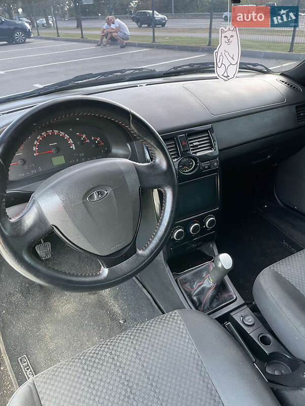 Седан ВАЗ / Lada 2170 Priora 2013 в Киеве