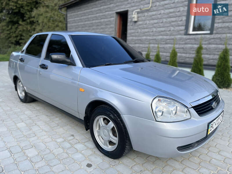 Седан ВАЗ / Lada 2170 Priora 2010 в Львове