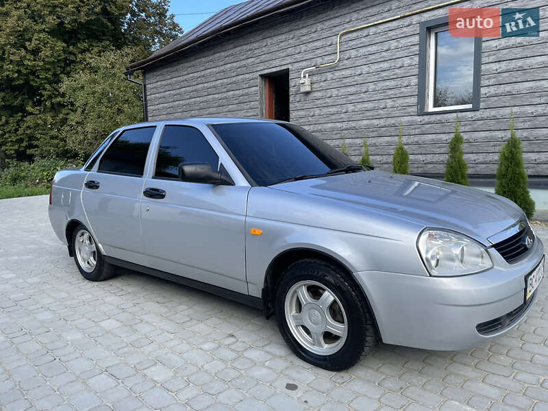 Седан ВАЗ / Lada 2170 Priora 2010 в Львове