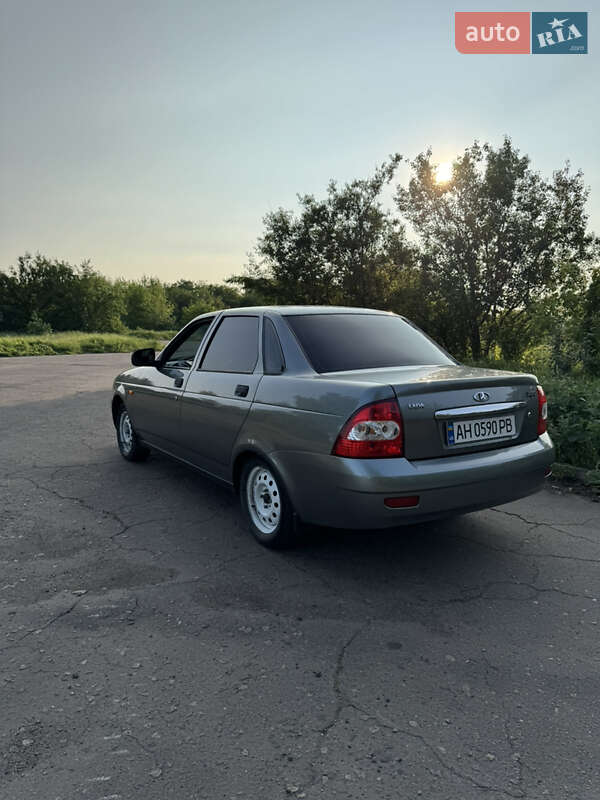 Седан ВАЗ / Lada 2170 Priora 2010 в Краматорську