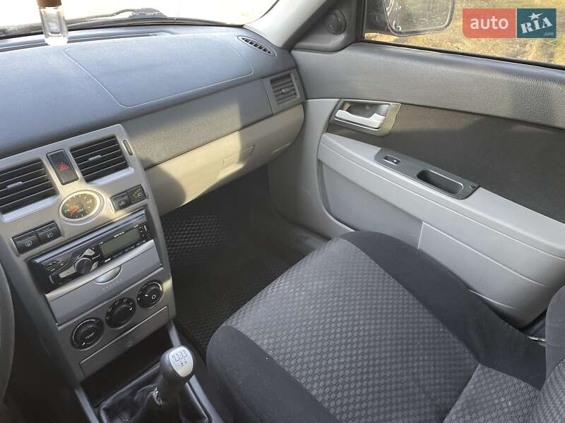 Седан ВАЗ / Lada 2170 Priora 2011 в Черновцах