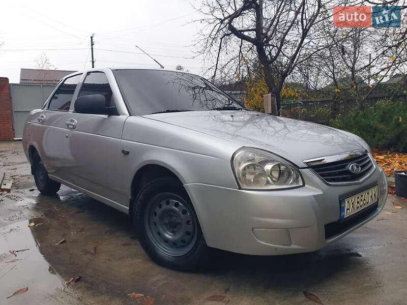 Седан ВАЗ / Lada 2170 Priora 2012 в Долинській