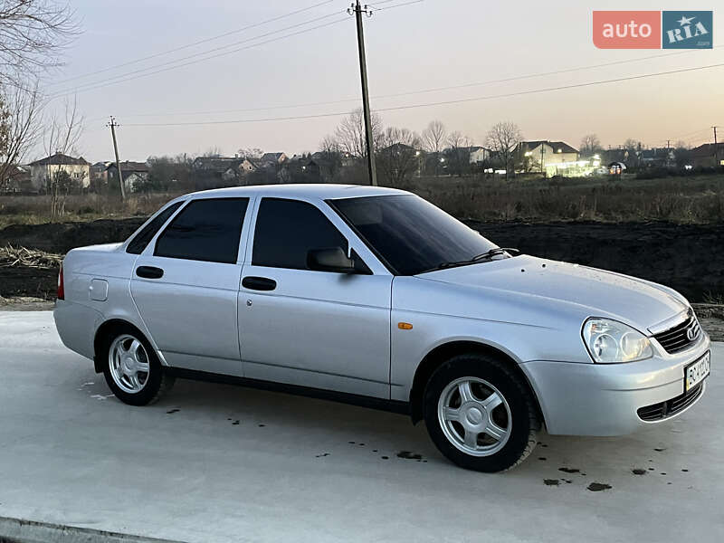 Седан ВАЗ / Lada 2170 Priora 2010 в Львове фото 6 Седан ВАЗ / Lada 2170 Priora 2010 в Львове